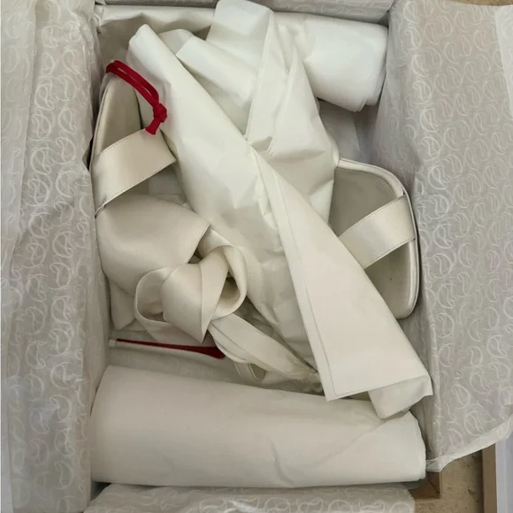 Christian Louboutin Ivory Sandale Du Desert - Picture 3 of 7